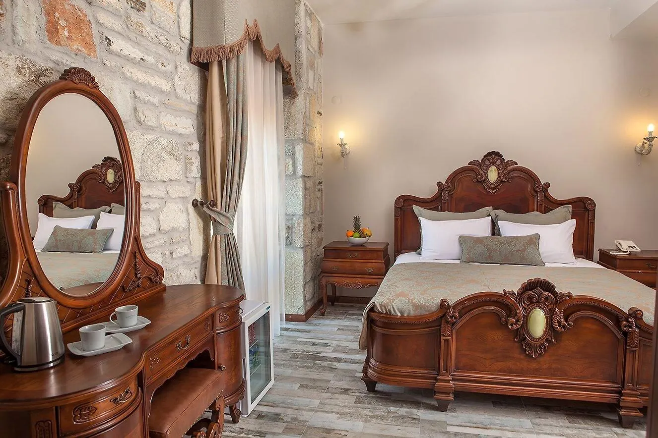 La Petra Hotel İzmir 3*,