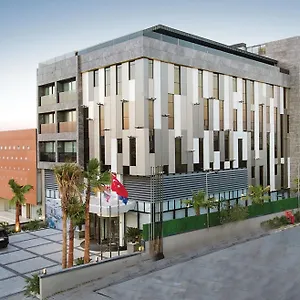 Hotel Mia, Smirne